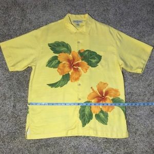 Tommy Bahama 94% Silk Yellow Button Down
